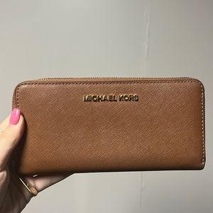 Brown Michael kors wallet